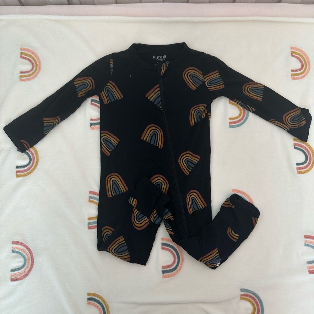 Kyte BABY Black Footie with Rainbow Accents